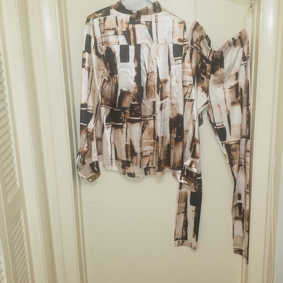 2 Piece Pant Set - Picture 2 of 5